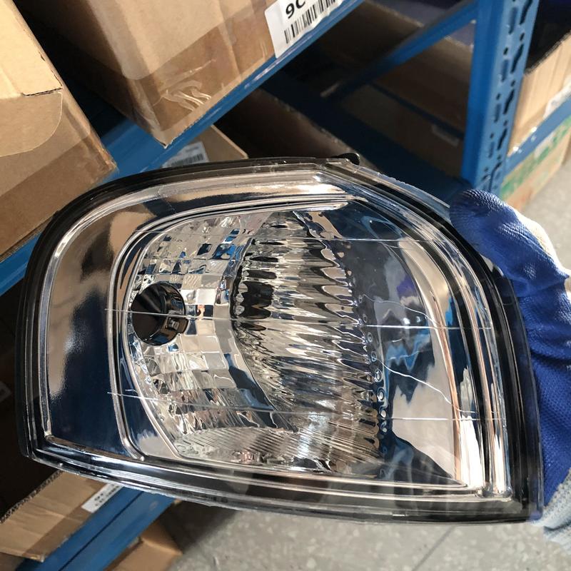 چراغ بدنه راهنما راست وومالا OE 30655423 برای ولوو S80 -06